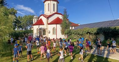 Departe de tehnologie, sute de copii au participat la școli de vară în parohiile constănțene - 2