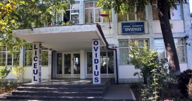 Stire din Cultură-Educație : Liceeni de la "Ovidius"  și din Italia redactează un ziar