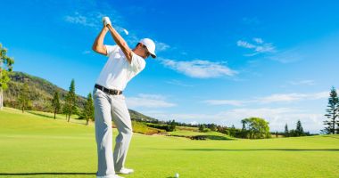 O partidă amicală de golf