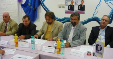 Stire din Politică-Administrație : Cine râvnește la conducerea Partidului Poporului de la Constanța