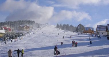Stire din Social : Câte pârtii omologate are România pentru sporturile de iarnă. Ce spune Ministerul Turismului