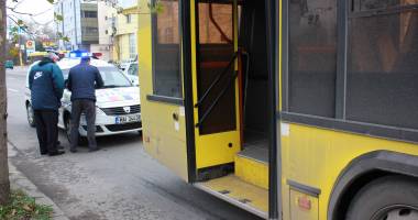 Pasagerii unui autobuz RATC, răniți în urma unui incident rutier - 2