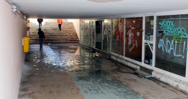 COCINA DIN CENTRUL CONSTANȚEI. Îți este SCÂRBĂ să treci pe acolo - 2