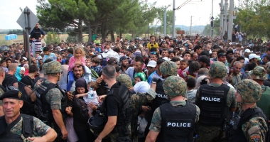 Stire din Actualitate : Pașapoarte românești false, folosite de mii de imigranți ca să intre în Marea Britanie