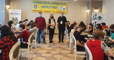 Stire din Sport : Pasiunea a învins! Şahiştii au dat mat pandemiei, la Mamaia