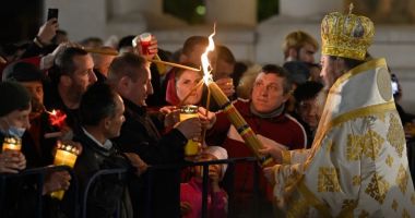 Stire din Actualitate : Lumina Sfântă de la Ierusalim va fi adusă în România sâmbătă seara