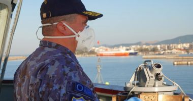 Paștele, sărbătorit în Marea Mediterană de marinarii militari - 2