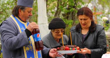Afacerea Paștele Blajinilor: îmbulzeală, speculanți și sufletele… adormiților - 7