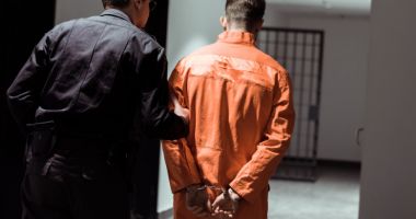 Stire din Eveniment : Zeci de ani de închisoare pentru pastorul care şi-a violat fiicele. Una dintre ele a rămas însărcinată la 14 ani