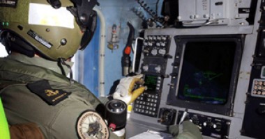 Stire din Actualitate : Pată de carburant în zona  de căutări a avionului Boeing 777 al Malaysia Airlines