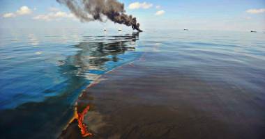 Stire din Actualitate : British Petroleum va plăti despăgubiri de 20,8 miliarde de dolari pentru poluarea din Golful Mexic