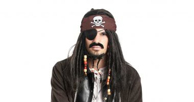 Pățaniile unui pirat povestite la o sticlă de rom