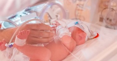 Stire din Social : Realitate alarmantă. Cei mai mulți copii născuți din mame minore nu sunt recunoscuți de tați