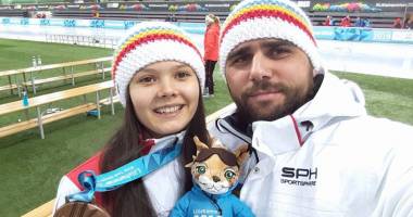 Stire din Sport : Patinatoare româncă, medaliată cu bronz la JO de tineret de la Lillehammer
