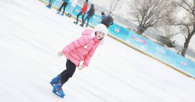 Stire din Politică-Administrație : Primăria Constanța invită copiii la patinoar