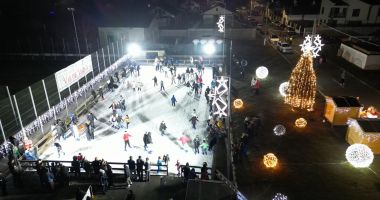 Administraţia locală din Cumpăna a inaugurat un Patinoar la standarde înalte în comună. "Este o bucurie a copiilor" - 2