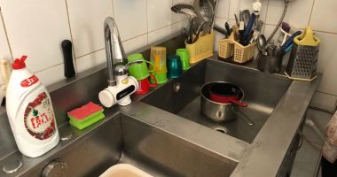 GALERIE FOTO / MIZERIE, PLĂCINTE ȘI COZONACI PLINI DE CHIMICALE la o patiserie din Piața Km 4 – 5 - 2