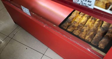 GALERIE FOTO / MIZERIE, PLĂCINTE ȘI COZONACI PLINI DE CHIMICALE la o patiserie din Piața Km 4 – 5 - 5