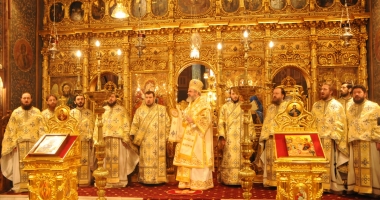 Stire din Social : Reacția Patriarhiei Române la eventuala oficializare a "parteneriatului civil"
