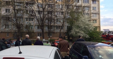 Galerie foto. PANICĂ ÎNTR-UN BLOC DIN CONSTANȚA. Zeci de locatari evacuați, după ce un apartament a fost cuprins de flăcări - 4