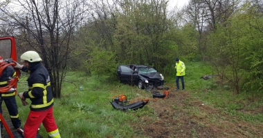 GALERIE FOTO/VIDEO. Accident rutier cu 4 persoane încarcerate, la ieșire din Murfatlar - 4