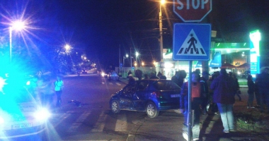 GALERIE FOTO /  ACCIDENT SPECTACULOS LA CONSTANȚA. UN ȘOFER BEAT A INTRAT CU BOLIDUL DIRECT ÎN FARMACIE! A ÎNCEPUT SĂ AMENINȚE CĂ ESTE DE LA AMBASADĂ! - 4