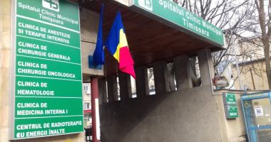 Stire din Eveniment : Patru medici şi o asistentă au recunoscut că au primit de la pacienți, pe lângă bani, borcane cu miere de albine şi bulion