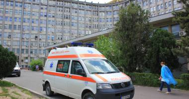 Stire din Eveniment : Patru minori arși după explozia unui tub de spray