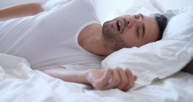 Patru prieteni își petrec vacanța împreună…