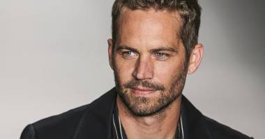 Stire din Monden : Tatăl actorului Paul Walker dă în judecată Porshe pentru moartea fiului său