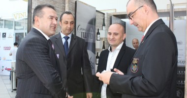 Stire din Economie : Dotări pentru industria HoReCa și zeci de soiuri de vin, la Pavilionul Expozițional