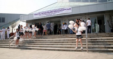 Stire din Cultură-Educație : Târgul Ofertelor Educaționale la Constanța
