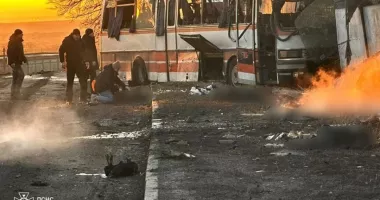 Stire din Actualitate : Cel puţin 12 morţi şi şase răniţi în Ucraina, într-un atac cu dronă asupra unui autobuz