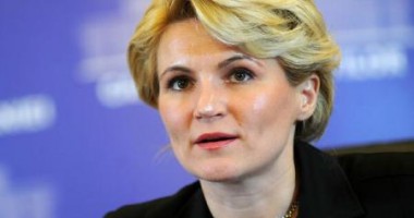 Stire din Politică-Administrație : PDL atacă în Parlament trei propuneri legislative