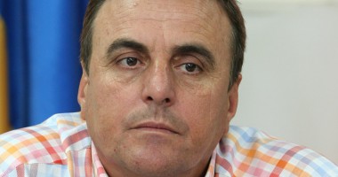 Stire din Politică-Administrație : "PNȚCD-ului i-au sclipit ochii atunci când și-a văzut interesul"