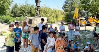 Departe de tehnologie, sute de copii au participat la școli de vară în parohiile constănțene - 4