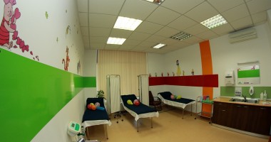Stire din Sănătate : Copilul a făcut febră sau are nevoie de consultație? Iată unde îl poți trata!