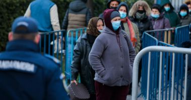 Stire din Actualitate : Mii de credincioși la cel mai mare pelerinaj din țară: A 4-a zi la moaștele Sfintei Parascheva de la Iași