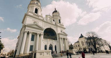 Stire din Cultură-Educație : Pelerinajul la Sfânta Cuvioasă Parascheva de la Iași începe pe 8 octombrie