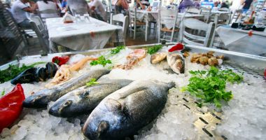 Stire din Diverse : Pe litoral se poate mânca bine! Sute de unități de alimentație, verificate  de inspectorii sanitar-veterinari