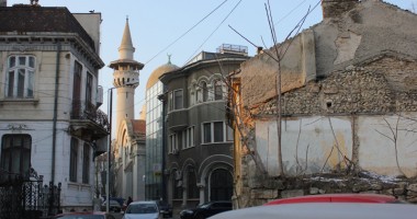 CONSTANȚA în IMAGINI / Kitschuri moderne printre monumente arhitecturale - 4