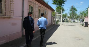 Stire din Eveniment : Zeci de posturi scoase la concurs. Se caută gardieni pentru Penitenciarul Poarta Albă!