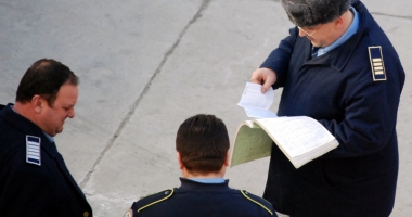 Stire din Eveniment : Mărirea salariilor pentru angajații din penitenciare se lasă așteptată