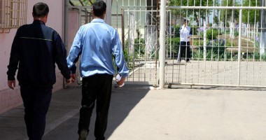 Stire din Eveniment : Percheziții la Penitenciarul Poarta Albă. Capturile sunt impresionante