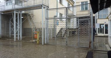 Un tânăr cercetat pentru crimă s-a spânzurat în penitenciar