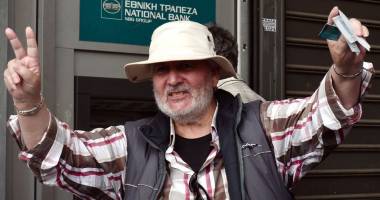 Grecii retrag 3.000 de euro/secundă