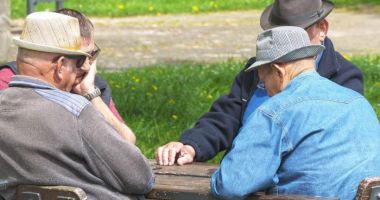 Stire din Social : Pensionarii cu venituri mici nu vor primi majorarea promisă de Guvern. Măsura a fost abandonată