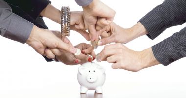Stire din Economie : Activele fondurilor de pensii facultative au trecut de 2,2 miliarde de lei