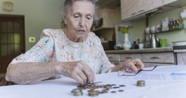 Stire din Actualitate : Ministrul Muncii dă asigurări că nu sunt probleme la plata pensiilor şi a salariilor