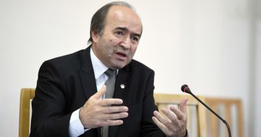 Stire din Eveniment : Pensionarea magistraților după 20 de ani în profesie, amânată pentru 2019
